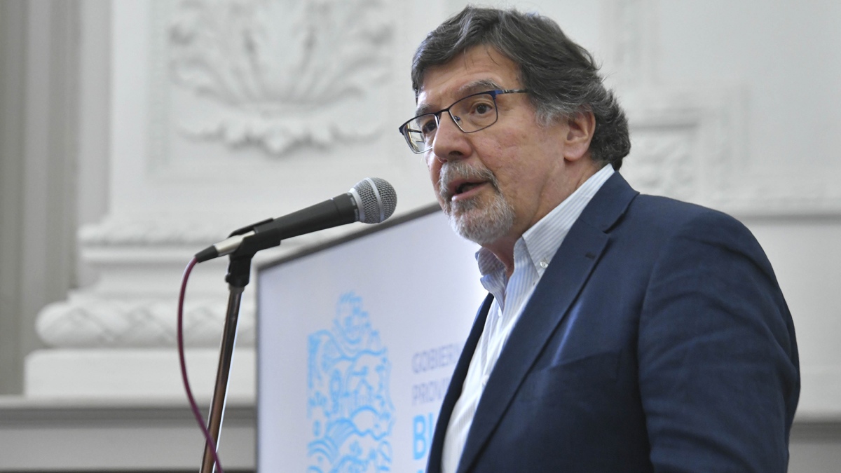 Uso de celulares: El problema no es en las escuelas primarias, sino en las secundarias.